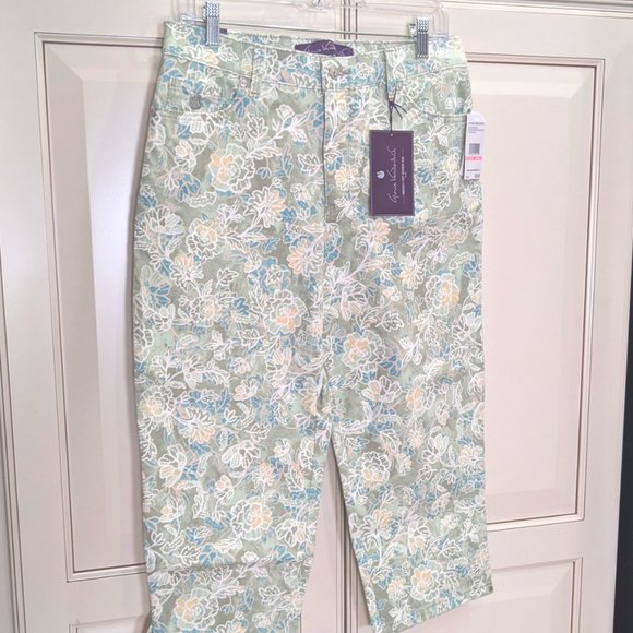 NWT Gloria Vanderbilt Floral Amanda Capri Jeans Size 10 - Picture 7 of 7